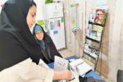 انجام آزمایش هموگلوبین A1C برای بیماران دیابتی در پایگاه سلامت شماره ۲ گلها اسلامشهر